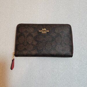 COACH CW781 MEDIUM ID ZIP WALLET IN SIGNATURE CANVAS    NWT
